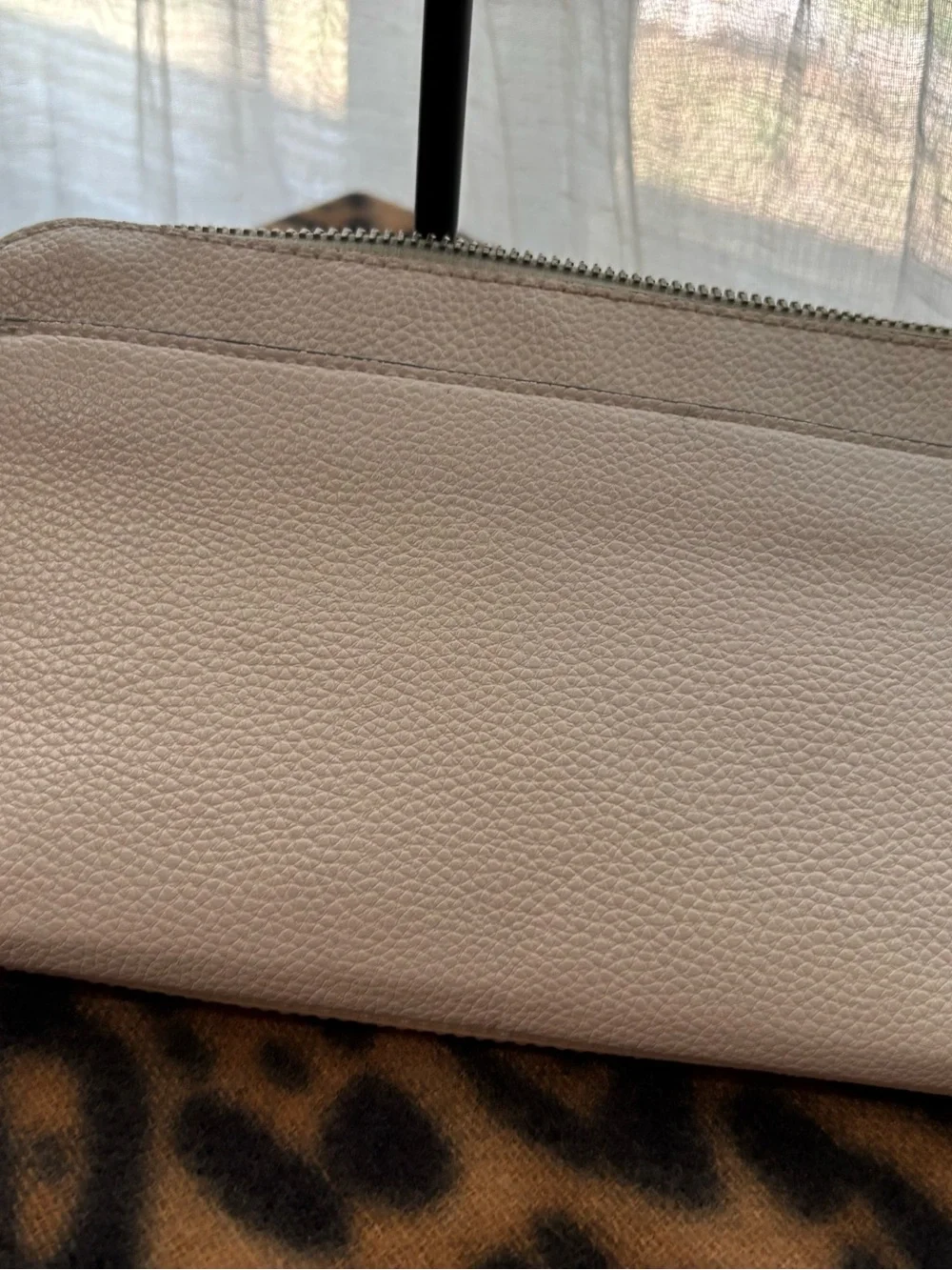 Dana Buchman white Pebble Leather Wristlet Clutch